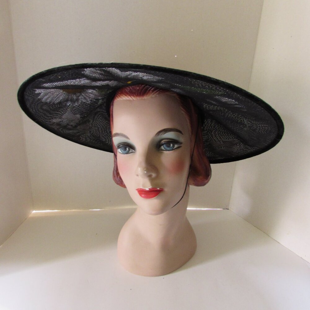 SALE Vintage Wide Brim Black Hat with Hidden White Daisy Swag - Picture 3 of 14